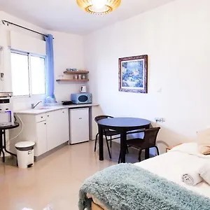 Quiet & Comfy Studio דירה